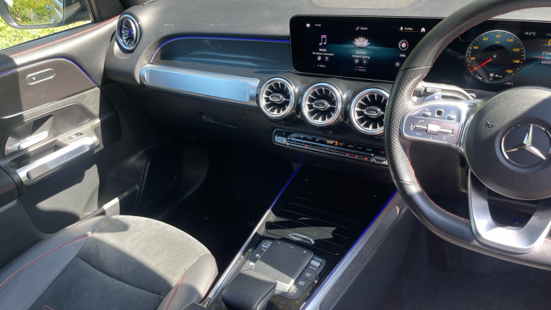 Mercedes-Benz GLB 200 AMG Line Premium 5dr 7G-Tronic Petrol Estate